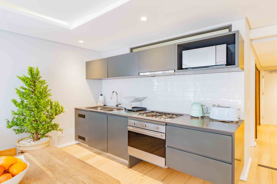 1 Bedroom Property for Sale in Sea Point Western Cape